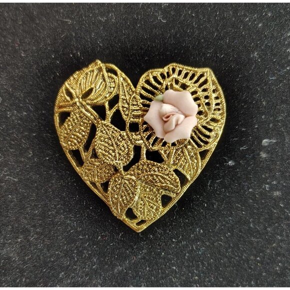 Vintage Gold Tone Leaf Filigree Heart Brooch Pin, Pink Porcelain Rose Romantic - Picture 1 of 4